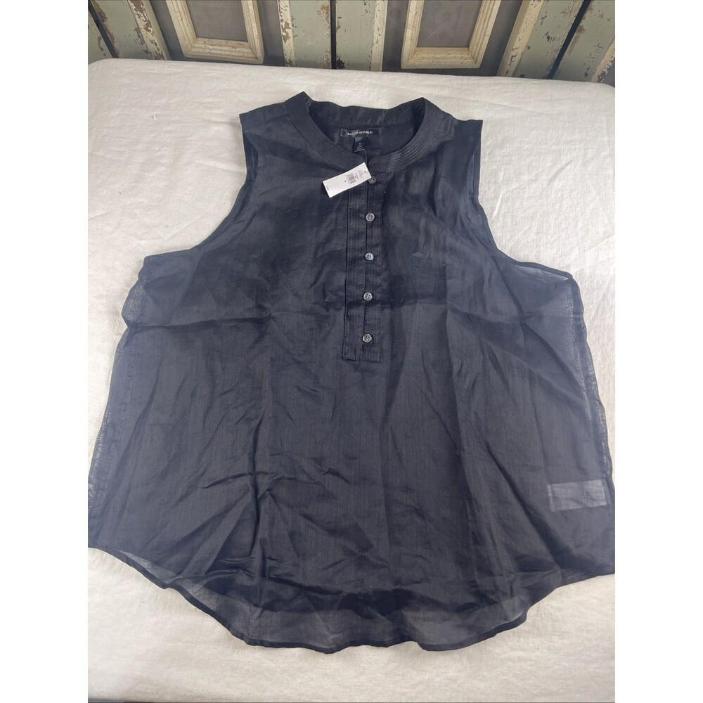 Banana Republic Women’s Sleeveless  Half-Button Black Tank Size XL